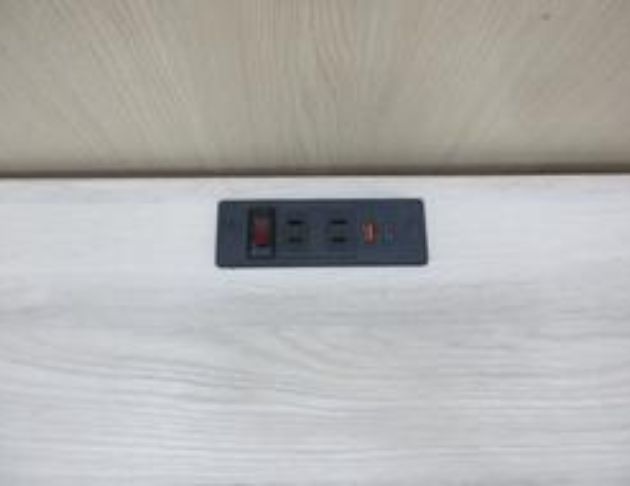 庫存新品出清 白橡木色106公分北歐風四抽書桌 電腦桌 辦公桌 3