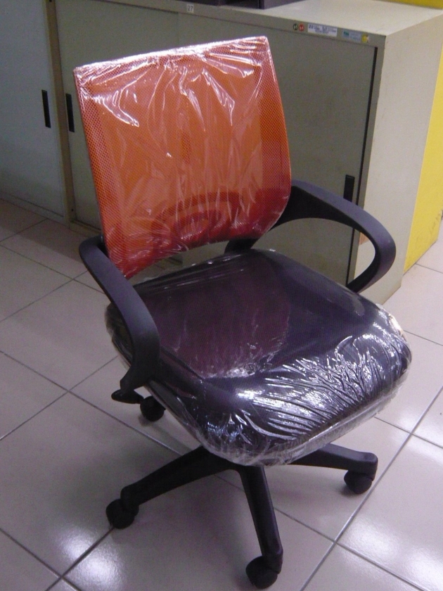 全新庫存黑網扶手電腦椅 舒適護腰辦公椅 透氣洽談椅 氣壓升降會議椅 書桌椅 3