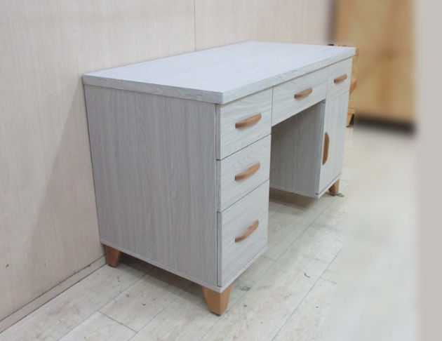 新品庫存出清 白橡木色120公分五門兩抽書桌 電腦桌 工作桌 3