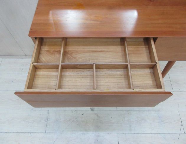 二手化妝台 柚木色100公分三抽梳妝桌 化妝桌 鏡台 梳妝台  2