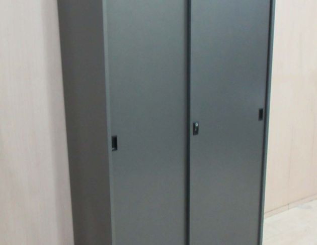 二手鐵櫃 鐵灰色90公分兩門文件櫃 推門置物櫃 內務櫃 辦公櫃  4