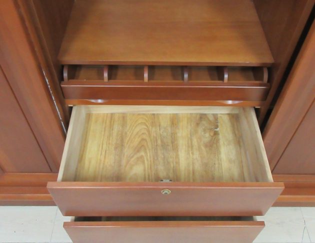 二手衣櫥 柚木色239公分三門三抽衣櫃 衣物收納 8尺滑門衣櫃 4