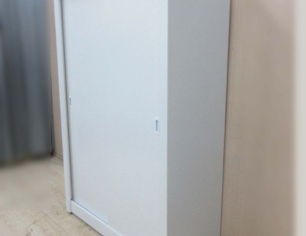 庫存新品出清 白色122公分兩門一抽衣櫃 衣物收納 滑門衣櫃 5