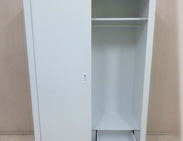 庫存新品出清 白色122公分兩門一抽衣櫃 衣物收納 滑門衣櫃 3