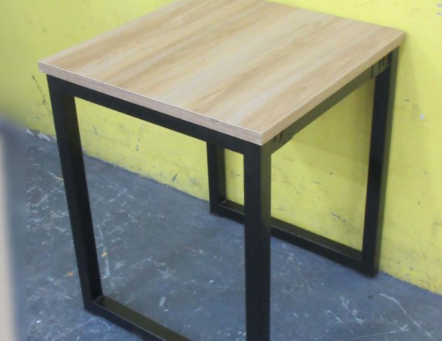 二手餐桌 橡木色60公分鐵腳方型餐桌 營業用餐桌 邊桌 桌子 3