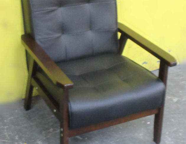 二手沙發 黑色63公分復古扶手木框沙發 皮沙發 單人椅 沙發椅  3