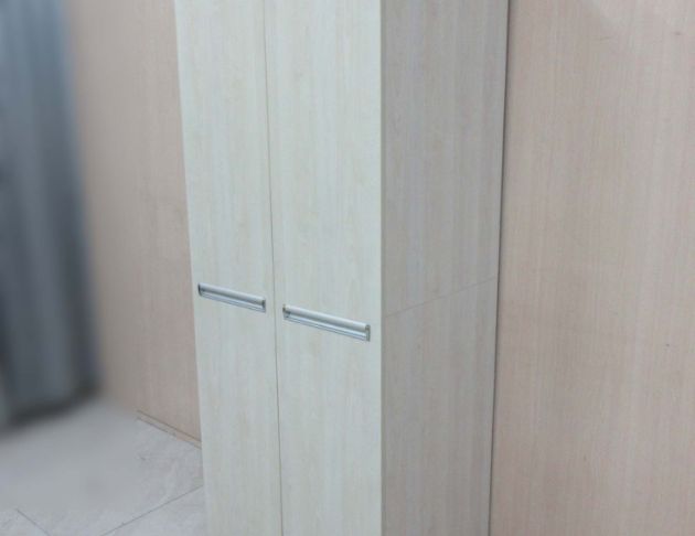 二手衣櫥 白橡木色75公分兩門吊桿衣櫃 單人衣櫃 套房衣櫃 5