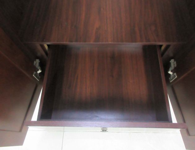 二手衣櫥 胡桃木色79公分鄉村風兩門一抽衣櫃 單人衣物收納櫃 3