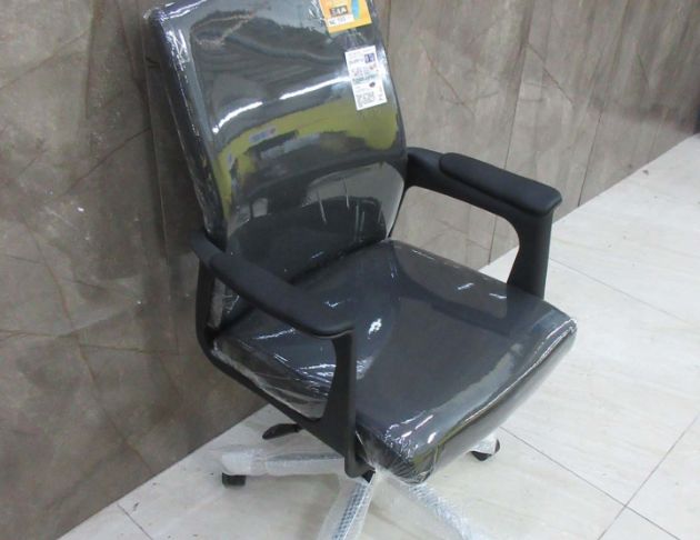 新品庫存出清 獨立筒50公分皮革辦公椅 人體工學S型椅背電腦椅 3