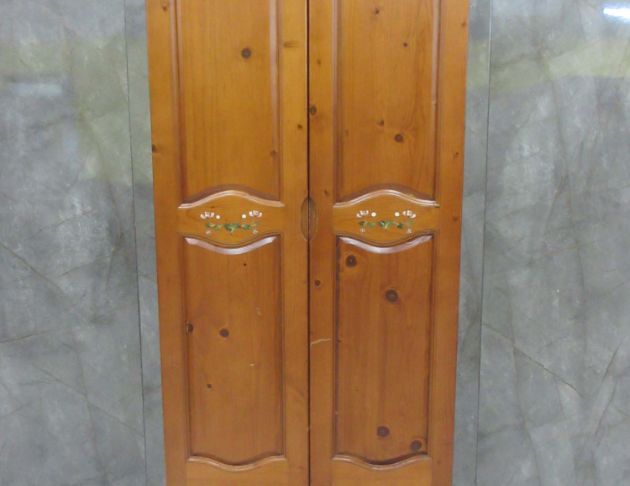 二手衣櫥 柚木色79公分鄉村風兩門一抽衣櫃 實木衣櫃 衣物收納