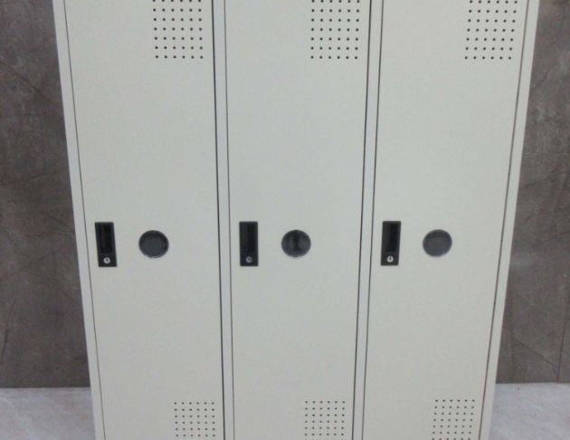 二手置物櫃 灰色90公分三門員工收納櫃 內務櫃 鐵衣櫃 鐵櫃
