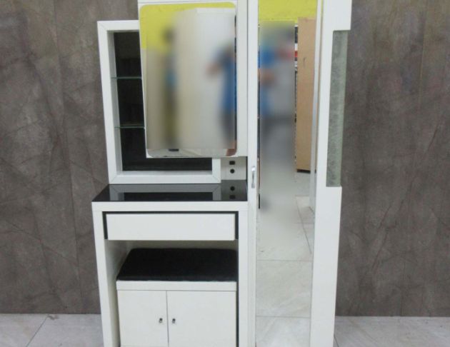 二手化妝台 白色111公分四門一抽化妝桌椅 鏡台組 梳妝台