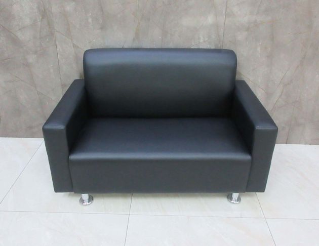 庫存新品出清 黑色128公分雙人皮沙發 套房沙發 休閒沙發椅