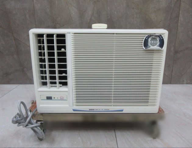 二手冷氣 三洋2.2KW左出風口窗型冷氣 3坪變頻空調 冷氣機