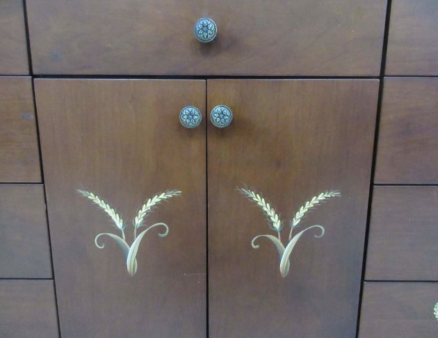 二手餐櫥櫃 胡桃色80公分鄉村風兩門九抽餐櫃 碗盤收納 電器櫃 3