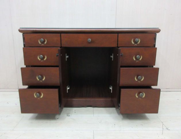 二手餐櫥櫃 胡桃色80公分鄉村風兩門九抽餐櫃 碗盤收納 電器櫃 2