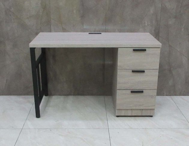 二手書桌 灰橡色121公分三抽電腦桌 寫字桌 辦公桌 桌子