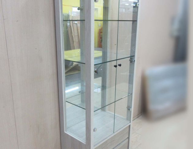 庫存新品出清 白木紋色66公分兩門兩抽玻璃展示櫃 酒櫃 公仔櫃 4