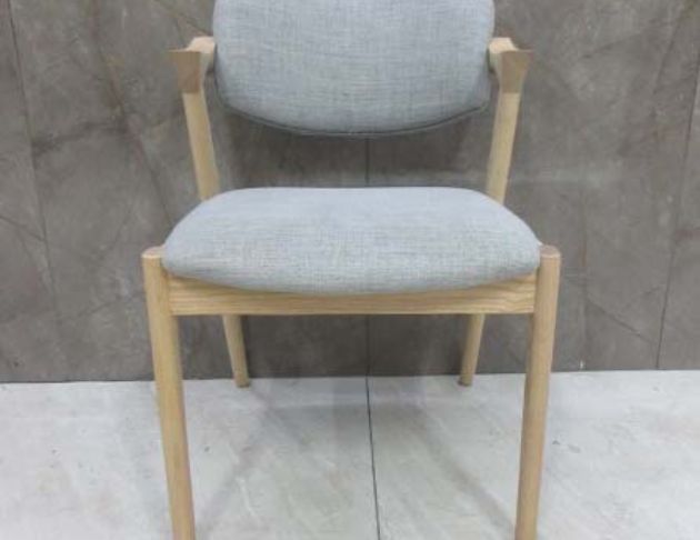 二手餐桌椅 原木色51公分布面餐椅 扶手椅 洽談椅 休閒椅
