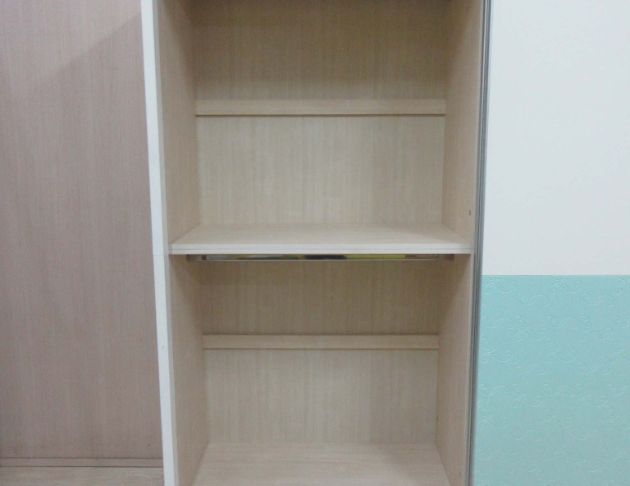 二手衣櫥 白色210公分兩門兩抽衣櫃 衣物收納 7尺滑門衣櫃 2