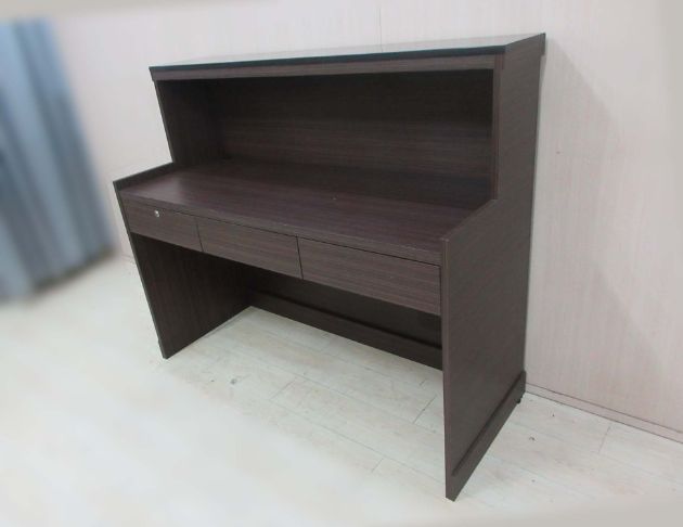 二手櫃台 胡桃色154公分三抽收銀檯 前台 接待台 吧台 5