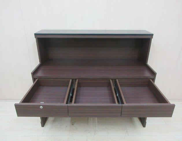 二手櫃台 胡桃色154公分三抽收銀檯 前台 接待台 吧台 2