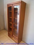 二手書櫃二手樟木色半實木81公分下二抽玻璃書櫃書櫥展示櫃高低櫥櫃