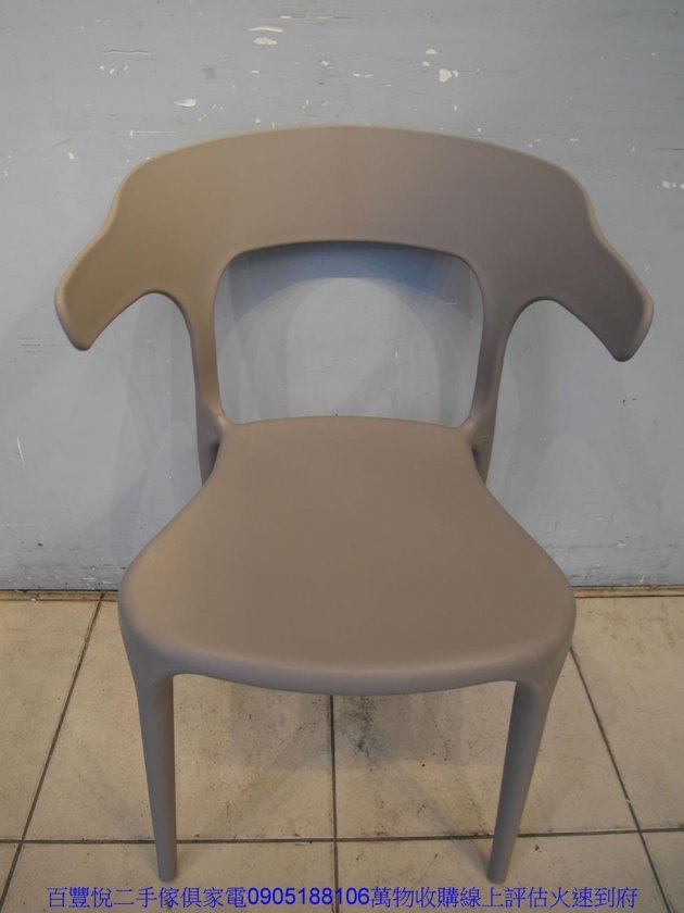 二手餐桌椅新品限量灰色塑鋼咖啡椅休閒椅一體成形餐椅洽談椅等候桌椅 2
