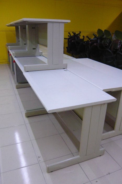 二手OA辦公桌 會議桌 折疊桌 電腦桌 主管桌 業務桌 工作桌各種尺寸 可搭配活動櫃 L型側桌 屏風 2