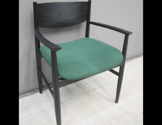 二手 餐椅 黑色 扶手椅 休閒椅 等候椅 咖啡椅 書桌椅