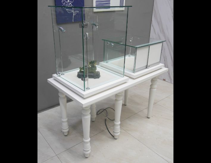 二手 白色 120公分 平面展示櫃 玻璃櫃 公仔櫃 櫥櫃