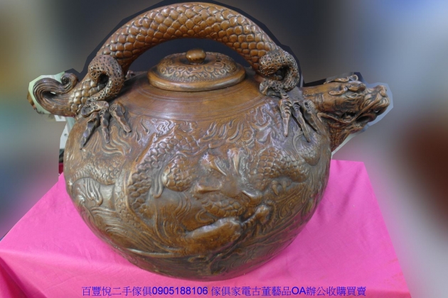 二手工夫茶壺 手工浮雕盤龍龍紋壺 擺飾藝品收藏展示品 1